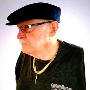 Mr. Henry Newsboy cap vintage.